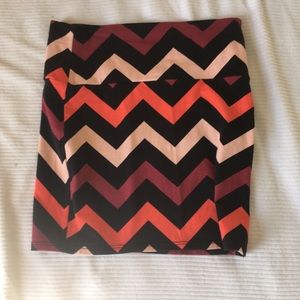 Mini-skirt chevron print!!